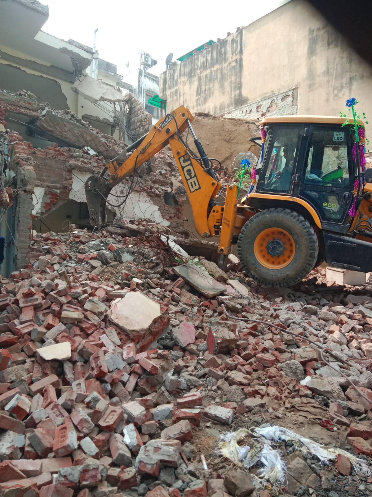 Building demolition service in Noida